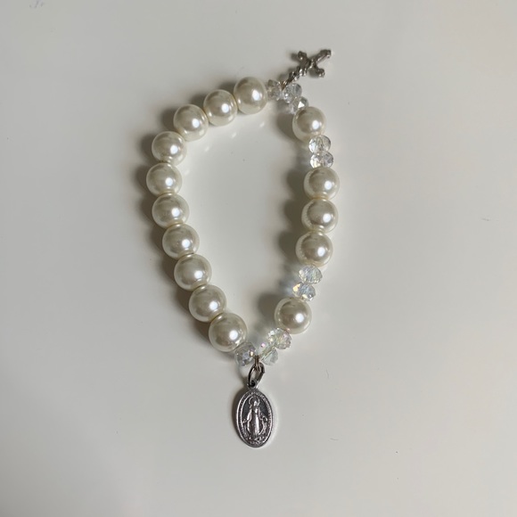 Cross Pearl Bracelet - Picture 4 of 4